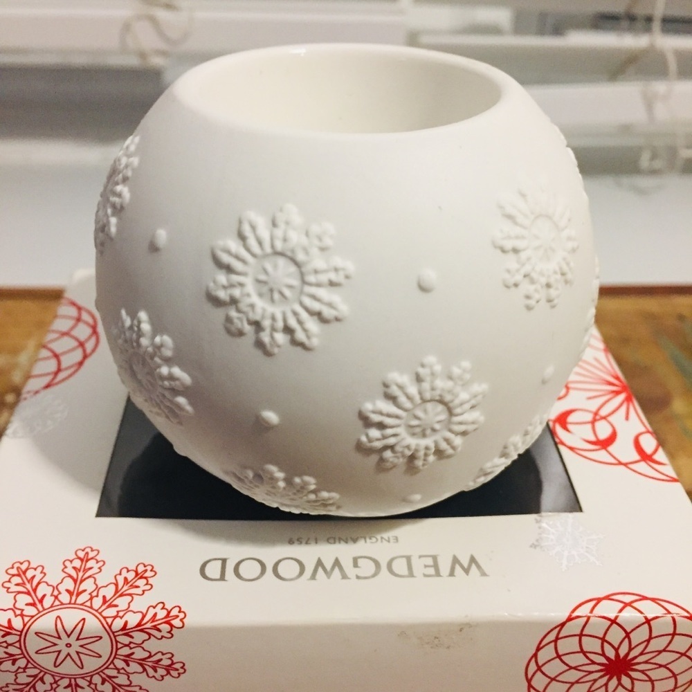 Wedgwood White Snowflake Votive Holder candle Christmas Holiday Winter